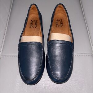 Naturalizer Simmons 2 Leather Slip On Loafers Size 5.5M NIB